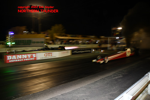 (near lane) John Robinson - 'Diesel Dragster' 
vs (far lane) Ray Kelley - 'Game Xchange